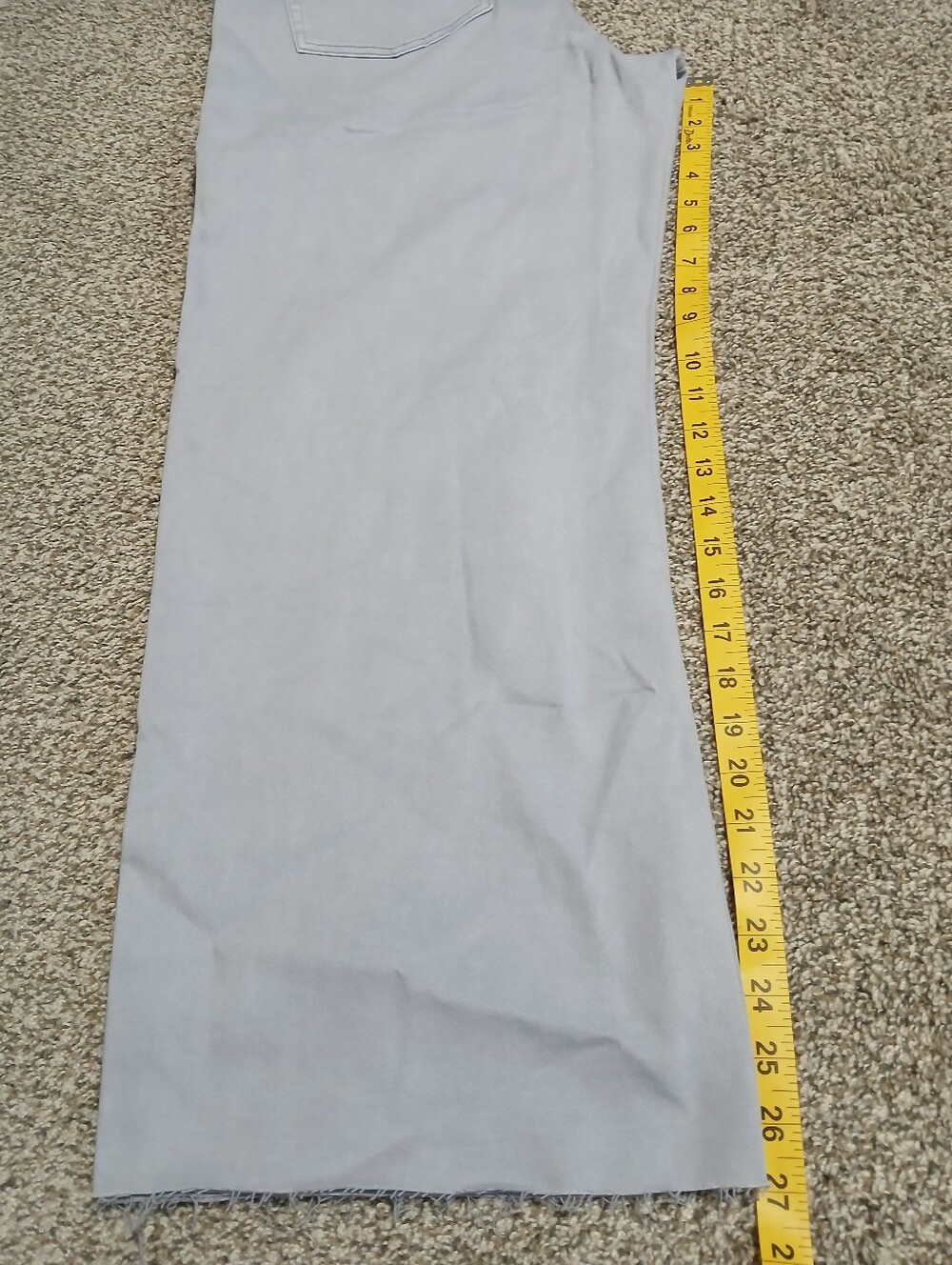 High-Rise Wide-Leg Jeans in Light Gray - Picture 13 of 13